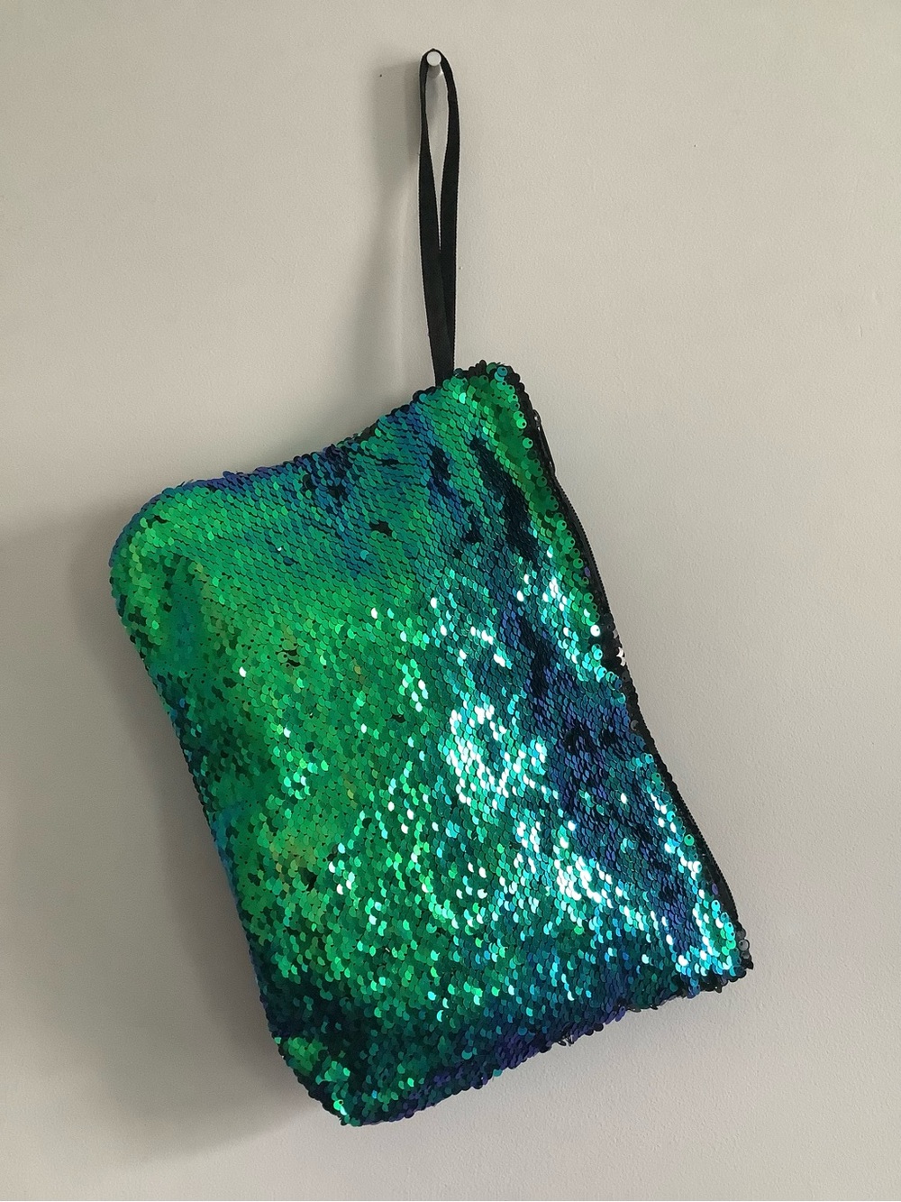 Morgan Home Iridescent Sequin Wristlet Pouch Bag Green Blue Color Shift Clutch - Picture 7 of 7